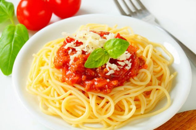 Paste cu sos de roșii