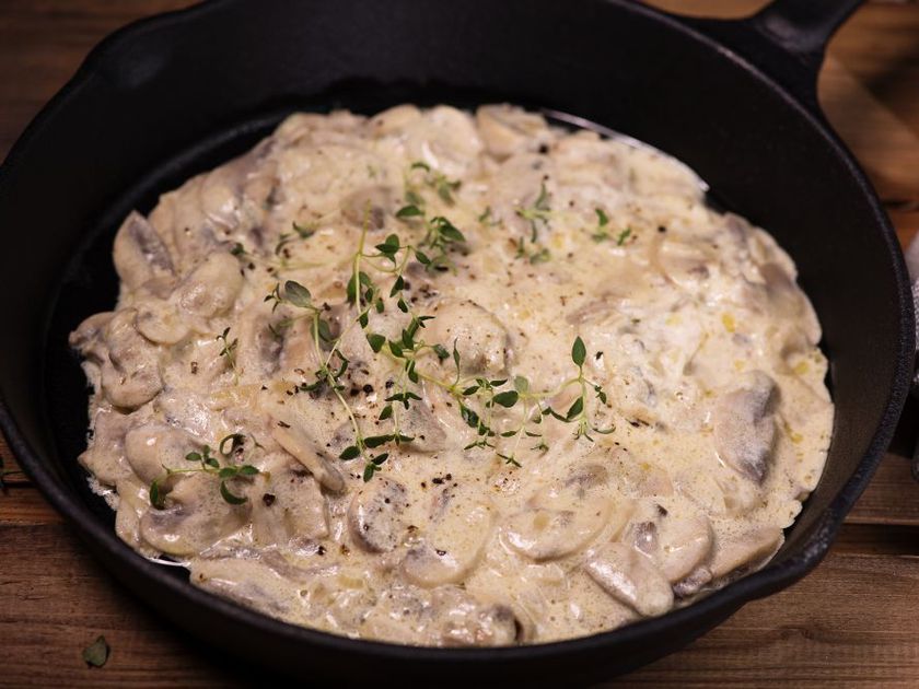 Tocăniță de ciuperci cu smântână